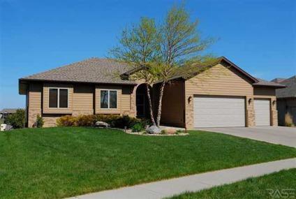 $389,900
Sioux Falls 5BR 3BA, Do you want to own a Hjellming home?