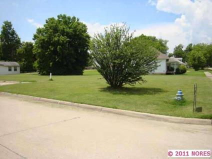 $38,900
Claremore, Large lot in OT . 211 X 80 Owner/agent