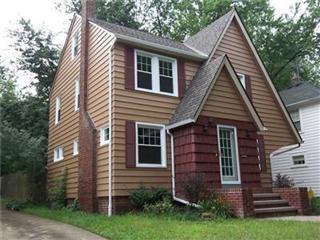 3942 Delmore Rd Cleveland Heights, OH 44121