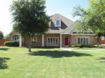$398,500
Incredible and spacious describe this home located in Llano...