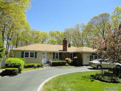 $399,000
Large wideline ranch set on acre in East Yaphank