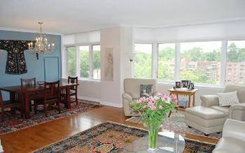 $399,000
Maplewood 2BR 2.5BA, This elegant apartment at The Top