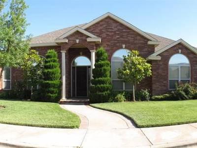 $399,000
Outstanding one-owner South Lubbock home in a quiet...