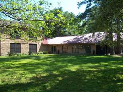 $399,500
Unristricted Property with Large Brick Home