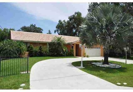 $399,900
Plantation, BEAUTIFUL HOME WITH SO MANY UPGRADES THAT
