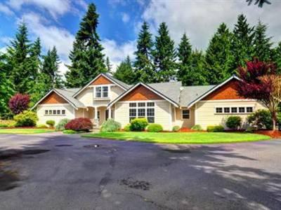 $399,950
Handsome White Water Estates Home