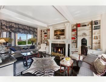 $3,350,000
Rare and Unique Fifth Ave Penthouse LoveNest // Pied-a-Terre with Park Views
