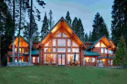 $3,895,000
Stunning Log Home on Lake Almanor