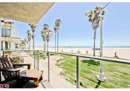 $3,895,000
Venice, Rare, southwest facing corner on the beachfront in .