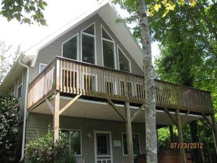 $400,000
The Red Canoe -Beautiful Lakefront Home in Lake Lure