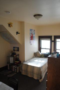 $400 Room on Campus (Summer Sublet/ Reduced Price)