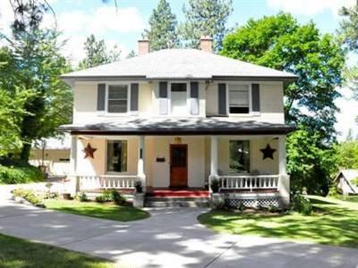 $410,000
Classic 3-Story on rare 1/2 acre in the heart of the south hill!