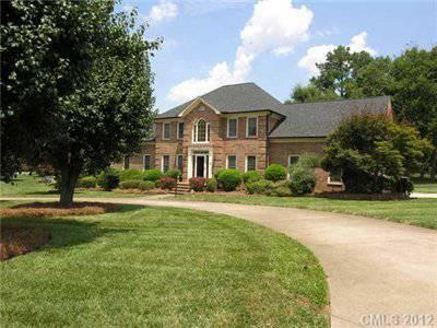 $410,000
Concord 5BR 3.5BA, Meticulously maintained Full Brick home.