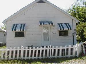 $41,900
Ottawa, Two bedroom, 1 bath home with separate dining room.