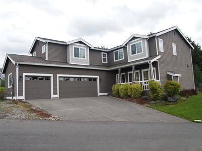 $424,950
Well maintained Lynnwood Home