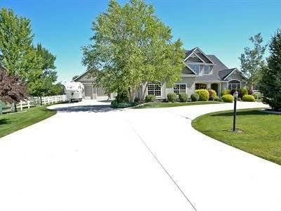 $425,000
Fabulous Home in Lansing Meadows!