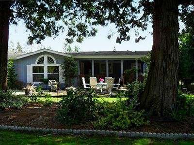 $425,000
Gorgeous property on over 2 acres with 2 homes, Blaine WA
