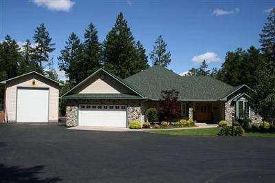 $425,000
Grants Pass 3BR 2BA, LIVE THE OREGON DREAM...on this