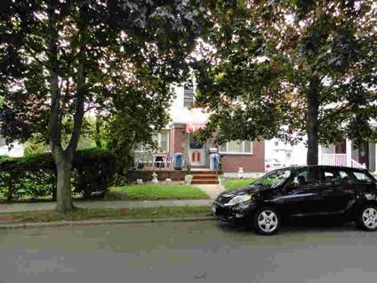 $429,000
Floral Park 4BR 2BA, NEW TO MARKET. MOTHER/DAUGHTER WITH