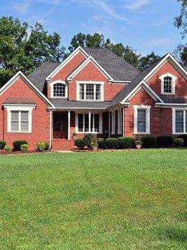 $444,900
Elegance on Private Level Wooded Acre in Lake Wylie!