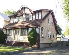 $449,000
Teaneck 1.5 BA, This charming 3 BR, 1 1/2B Col features an