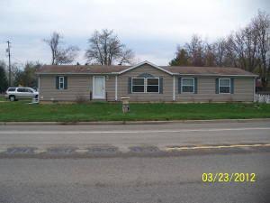 $44,900
Adrian, Newer 3 bedroom 2 bath home featuring a fireplace