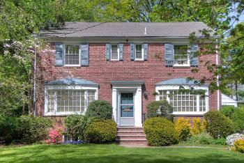 $450,000
Maplewood 4BR 2.5BA, Spacious and beautiful
