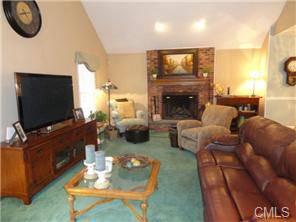 $450,000
New Fairfield 3BA, Nicely Kept 4 Bed Center Hall Colonial