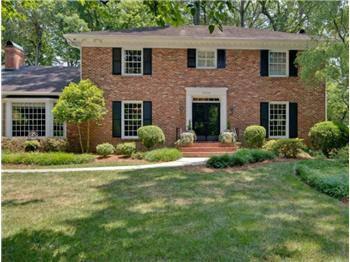 $450,000
Spacious all-brick home in popular Robinson Woods!
