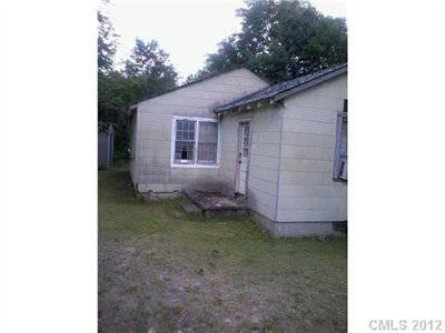 $45,000
Aberdeen 2BR 1BA, small Fixer upper. Home is being sold 'as