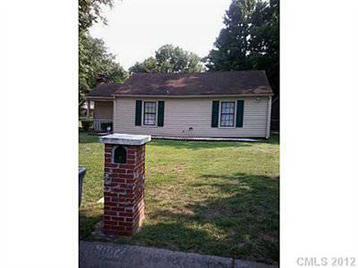 $45,000
Charlotte 2BR 1BA, Great room with fireplace.