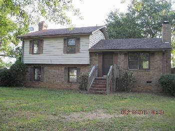 $45,000
Laurens, 2Br/1.5Ba tri-level home on 1 acre in , SC.
