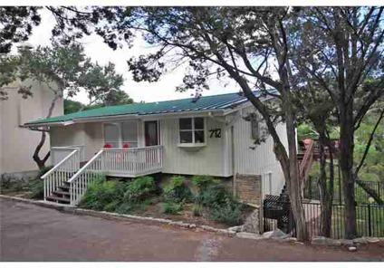 $464,900
Charming vintage lake house w/ panoramic views!Agent-Owner!