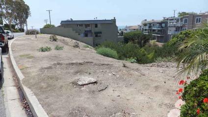 $469,000
Dana Point, Large lot with ocean and canyon view.