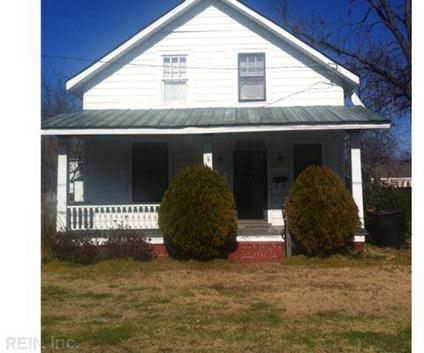 $47,500
Portsmouth Three BR Two BA, LARGE HOME SITUATED ON QUIET STREET