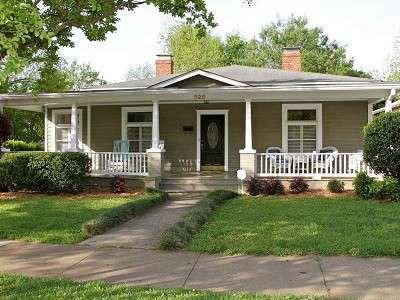 $485,000
Charming Dilworth Classic Bungalow!