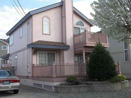 $489,900
Wildwood Crest 3BR 3BA, This is a one owner home