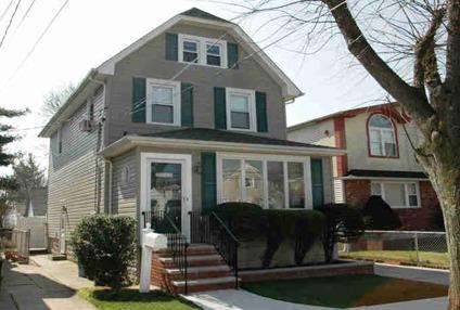 $495,000
Floral Park 3BR, This beautiful home is well located in