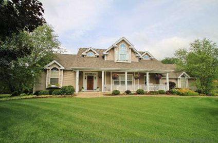 $499,000
5351 Woodview Ct - 3br