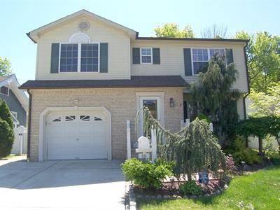 $499,900
Beautiful Two-Story Home in Great Location!