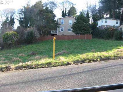$49,000
Coos Bay, 100 x 100 lot zoned R-3 for residential or