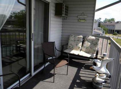 $49,900
Oak Harbor 1BR 1BA, Own your own condo and 30' dock and Lake