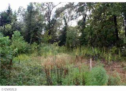 $50,000
Choice lot in Chester, VA. Spacious, level lot with partial clearing.