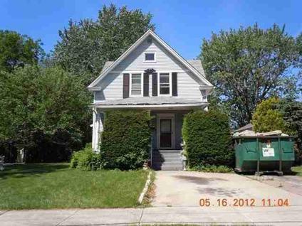 $50,000
Galesburg 2BR 1.5BA, Investor's delight. Great old 2 story