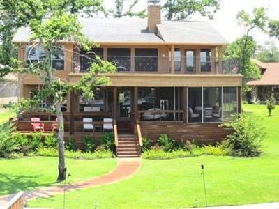 $519,000
Teriffic Lake home on Wide Cove!