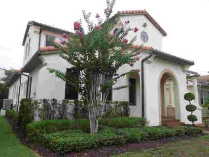 $519,900
Tampa, HOT, HOT, HOT. Move quick! Fabulous home in South 's