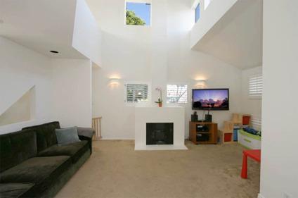 $529,000
3 bd, 2.5 ba w/loft Bright Modern Culver City Townhome