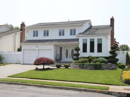 $529,000
Seaford Open House 7/29, 2-4pm!! Beautiful Large Home Close to Park!