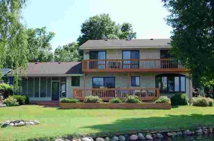$529,900
Forest Lake 4BR 2BA, Lake Living at its Best!