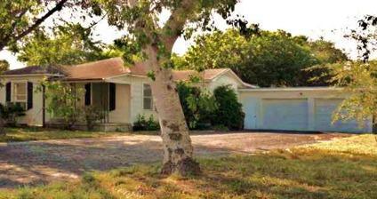 $52,500
Kingsville 1BA, Freshly painted interior & move in ready.